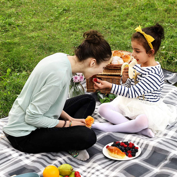 Picknickdecke, 195 x 150 cm, große Stranddecke, Campingdecke, für Outdoor, Camping, Park, Garten, Strand, wasserfeste Unterseite, faltbar, grau-weiß